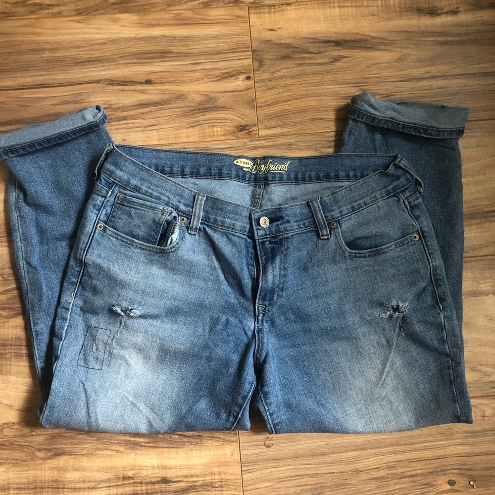 Distressed Boyfriend Jeans 👖